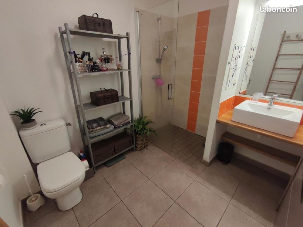 Location Saisonniere Meublee F2 St Leu Face Ocean A 1 Min Plage Apartment Saint-Leu Bagian luar foto